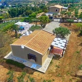 2 bedroom villa with jacuzzi & sea views, near Castellammare del Golfo, sleeps  4-5